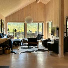 Charming Mountain Cabin In Spectacular Nature, מלון בBrunstad