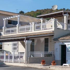 Paola House Agios Stefanos, hotel in Ágios Stéfanos