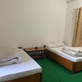 Hotel Bajhang, hotel en Bahāsi