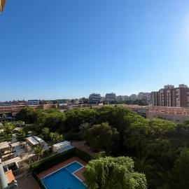 Cortes Suite - Pool paddle tennis court and gym