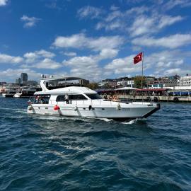 Private Bosphorus Yacht Tour 2-HOUR CRUİSE NOT ACCOMMODATİON, hotel in Istanbul