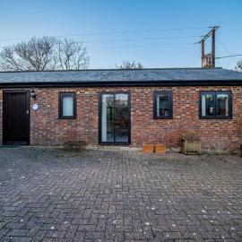 Sheep Shed Rural Farm Cottage in Stelling Minnis Canterbury - Area of Outstanding Natural Beauty