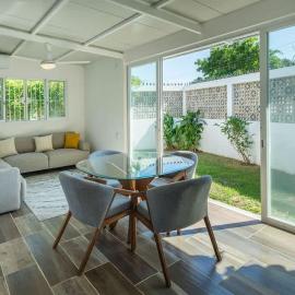 Casita Walk to Surf and Town