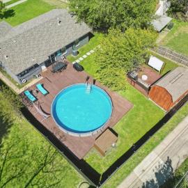Peaceful and Relaxing Getaway w Beautiful Pool، فندق في ريتشاردسون