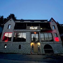 NIVAL - Hotel & Restaurant, khách sạn ở Popova Shapka