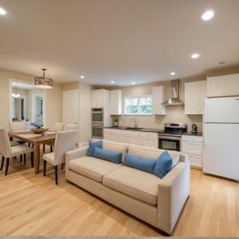 Modern 4 & 5 BR Townhomes Minutes from Downtown LA, hotel in Los Angeles