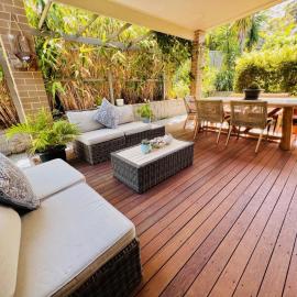 Oasis by the Bay - 4 bedroom Beach House, hotel u gradu Corlette