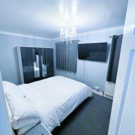 Mona, hotel in Hull