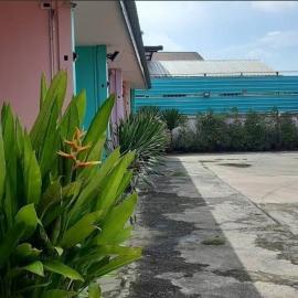 Saran Resort room 13, hotel in Ban Khok Wat