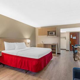 MainStay Suites Lansing West