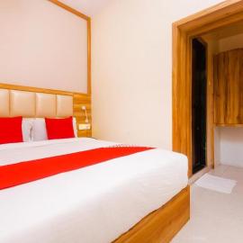 Hotel Amber Sun City Near Girgaon Beach