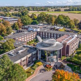 Daresbury Park Hotel, отель в городе Дарсбери