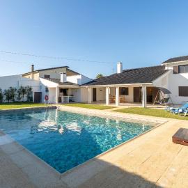 Ma-la Beach House by HostWise, hotel in Marinhas