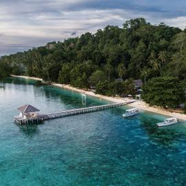 Reconnect - Private Island Resort & Dive Center Togean - Buka Buka Island、Ampanaのホテル
