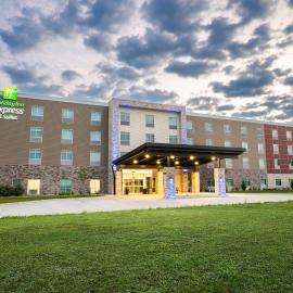 Holiday Inn Express & Suites Cedar Rapids NE - Marion by IHG โรงแรมในแมริออน