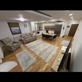 Cozy Central Apartment 2, hotel in Sighetu Marmaţiei