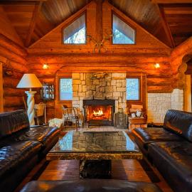 Hakuba Loghouse, hotel in Hakuba