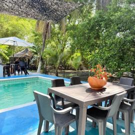 Siboney family, hotel di Honda