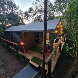 Squirrels Rest Treetop Glamping, hotel a Knysna