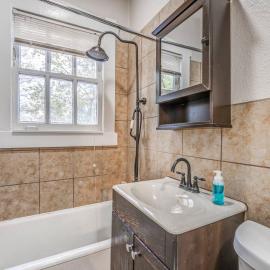 Cornerlight Haven - Near Downtown and Attractions
