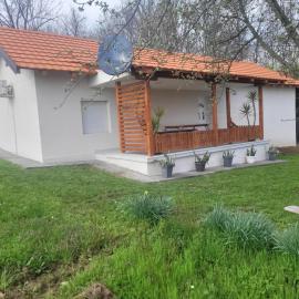 Aki Land, hotell sihtkohas Velika Ivanča