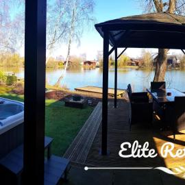 Elite Retreats 4U - Lakeside Hot Tub Log Cabin with a Private Fishing Peg at Tattershall Lakes Country Park