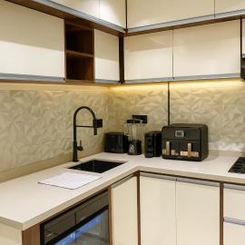 Viesnīca Modern Luxury Apartment 3 Min from Algiers Aiport pilsētā Dar el Beïda