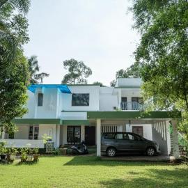 Marari Oommen's Villa, Hotel in Vayalār