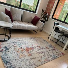 Adorable 1 bedroom private apartment, hotel in Bright