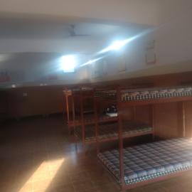 Astha veg restaurant or guesthouse โรงแรมในบาแรลลี