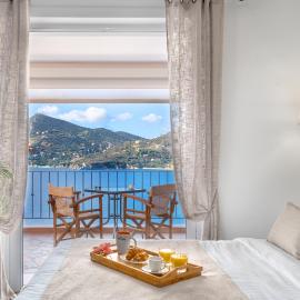 Niovi Seaview Apartments