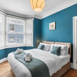The Quirk & Timber Retreat with Free parking