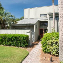 Shady Palms - 2BR Retreat w Pool & Beach Access