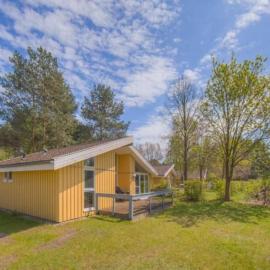 Ferienhaus mit Sauna im Ferienpark Mirow, hotel em Granzow