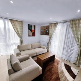 Luxury 2-Bedroom London Apartment, 25mins to Liverpool Street, Balcony, Free Parking