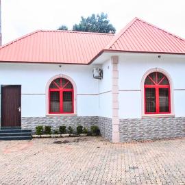 1 Bedroom Bungalow in Alalubosa GRA, hotel v destinácii Ibadan