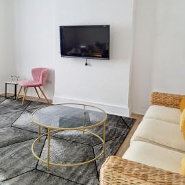 2 bedroom Gravesend Station and Town Centre, Hotel in Kent