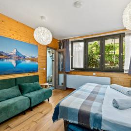 Studio Apartment in Swiss Chalet - Garden views of Mont Blanc, hotel in Arzier