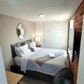 Nuevo y Moderno Apartamento con Parqueo en la atractiva Zona 4