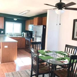 4 Bedroom Vacation House With Pikes Peak view Pet-friendly, hotel di Aurora