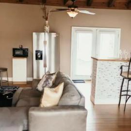 Couples Guesthouse, jacuzzi, sauna, pool, hotel a Merrillville