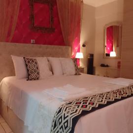 Spacious Fully equipped apt Dora Holidays By the sea at Flogita Beach, hotel in Flogita