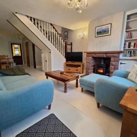Feather Bed Cottage - Dog Friendly Lakeland Retreat with Log Burner & Garden