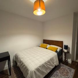 Cozy Double Room in a Quiet Estate Near Airport and Blanchardstown, Hotel in Tyrrelstown