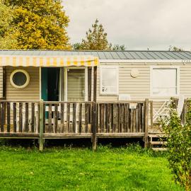 Bungalow Individuel - Camping de la Galaure, Hotel in Châteauneuf-de-Galaure