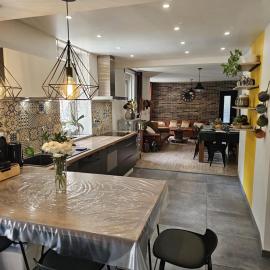 La Halte D'Aristide - Parking, hotel a Cravanche