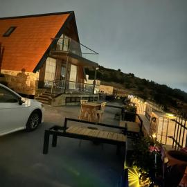 Umm Aljulud Cottages 01, hotel in Ajloun