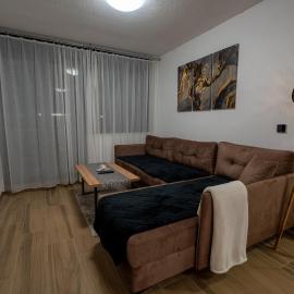 108 Lux Apartman Ravna planina, hotel in Gornje Pale