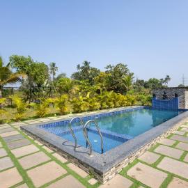 Nature Bloom Resort, Hotel in Paror