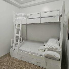 Duck and Drift Hostel - A sleeper Hostel